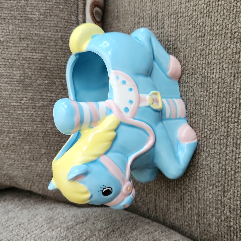 Vintage flower/plant holder